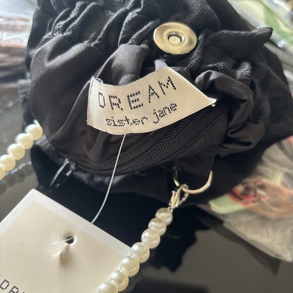 Dream Sister Jane Black Floral Appliqué Drawstring Bag with Pearl Strap - Picture 5 of 7